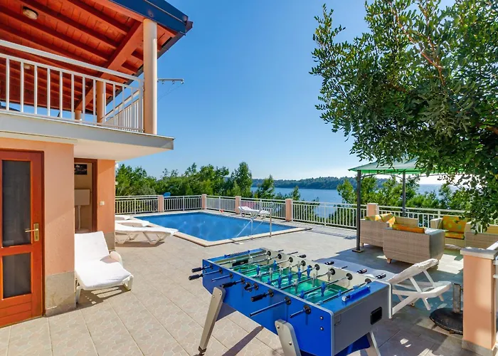 Seaside Family Friendly House With A Swimming Pool Karbuni, Korcula - 14776 * Прижба