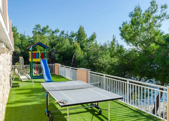 Дом отдыха Seaside Family Friendly House With A Swimming Pool Karbuni, Korcula - 14776