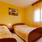 Seaside Family Friendly House With A Swimming Pool Karbuni, Korcula - 14776 *