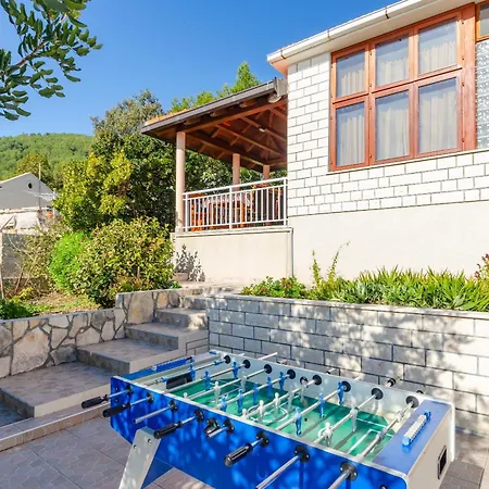 Feriehus Seaside Family Friendly House With A Swimming Pool Karbuni, Korcula - 14776 Prizba